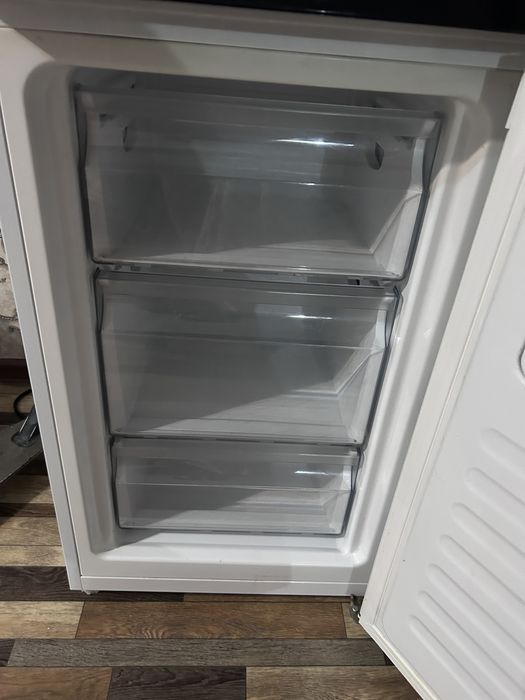 Продам морозильную камеру