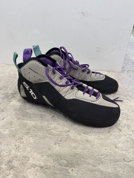 Скальные туфли Adidas