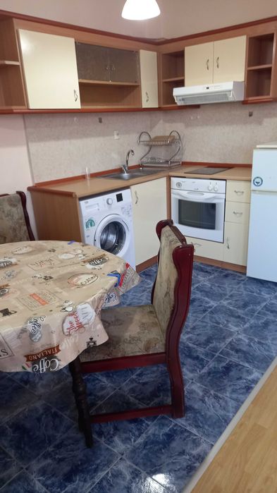 Дава се под наем Двустаен апартамент в Варна, Аспарухово - 67 кв.м за 558.45 € - Снимка #1