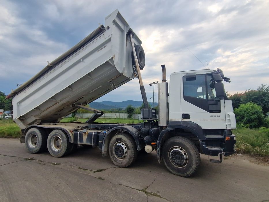 IVECO TRAKKER 450 – 8x4 – BASCULANTĂ – 2008 – 428.482 KM