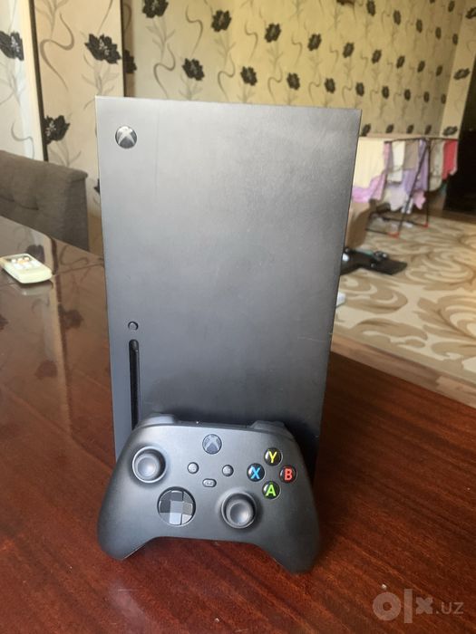 Xbox series X 1tb. 1 ta gamepad ideal.