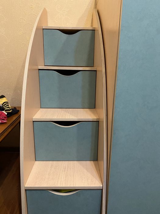 Детская кроватка.