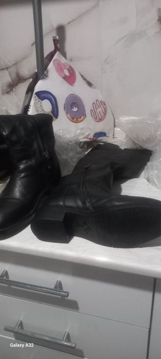 Сапоги женские продам срочно