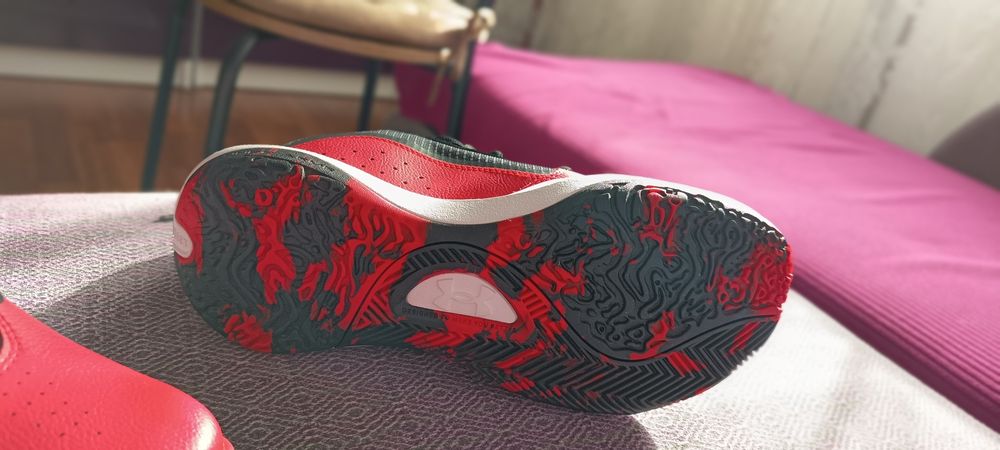 Adidași under armour