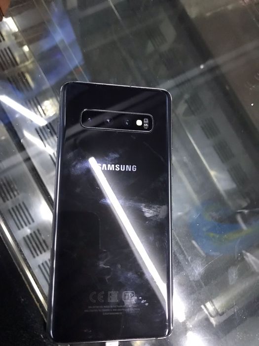 Обменяю самсунг с10