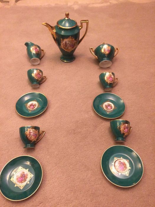 Serviciu cafea ceai vechi pictat an stil Fragonard portelan aurit bibelou LIMOGES FRANTA bibelouri