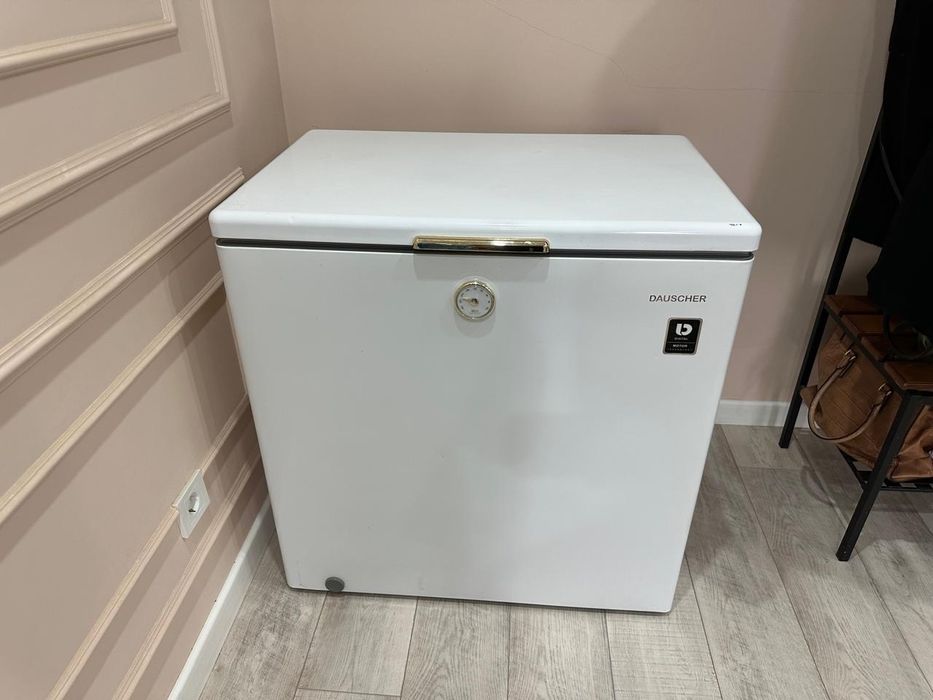 Продам морозильник