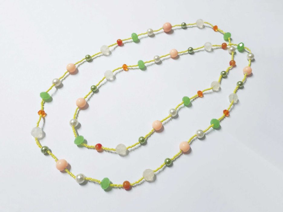 Coliere lungi frumoase, lucrate din margele, unicate , se pun dublu