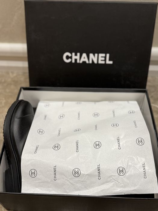 Дамски ботуши CHANEL чисто нови