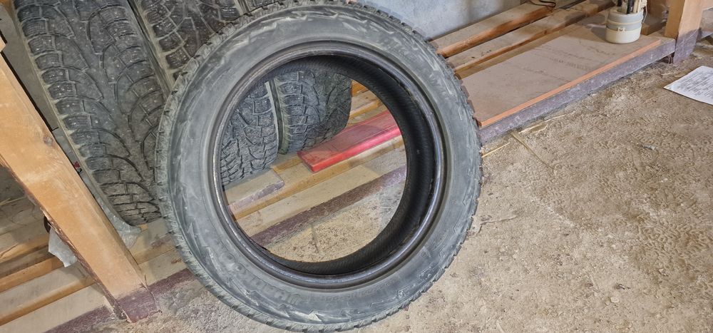Продам зимние шины Hankook