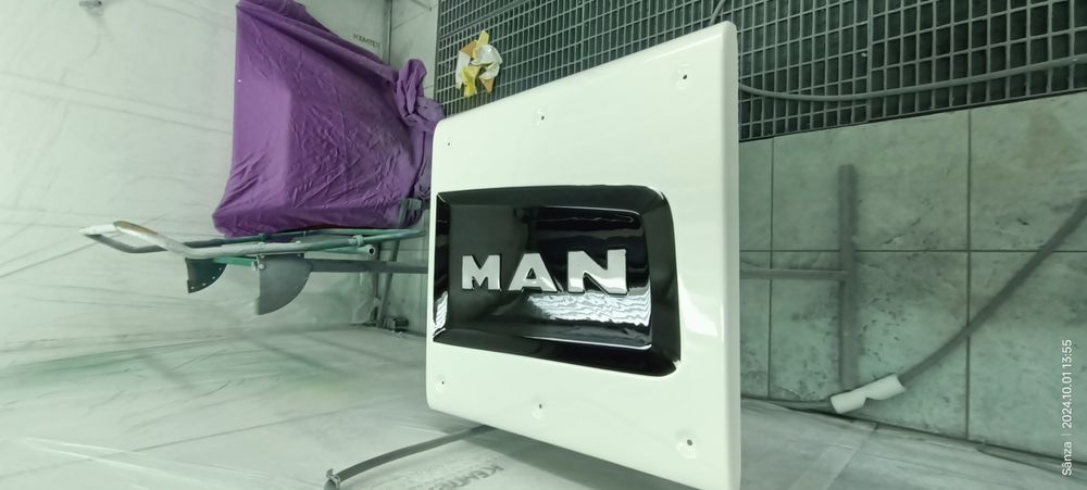 Man tgs , tgx 3 euro6,capac tobă, colțar far, capotă.