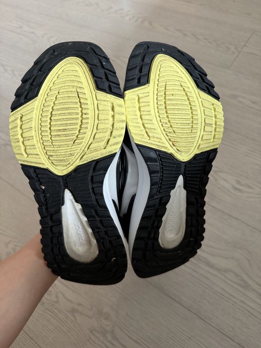 Кроссовки adidas