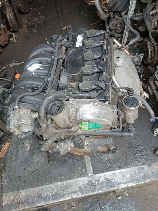 ДВС мотор двигатель 2.5 на Volkswagen Jetta 5