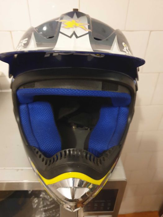 Vând căști moto protecție cap.