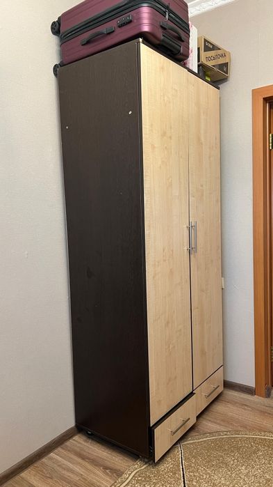 Продам белорусский шкаф.