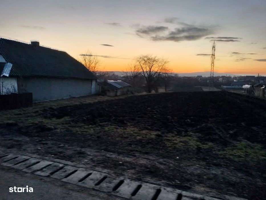 Se vinde teren intravilan 50 ari str Mitocelului Suceava ideal pt hale