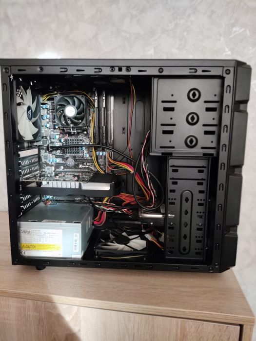 Компютър + монитор