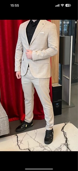 Costum Bej marimea M/L