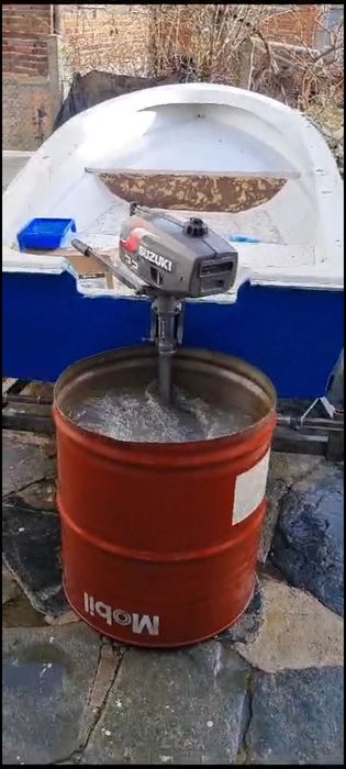 Продавам извънбордов мотор за лодка  Suzuki 2.2