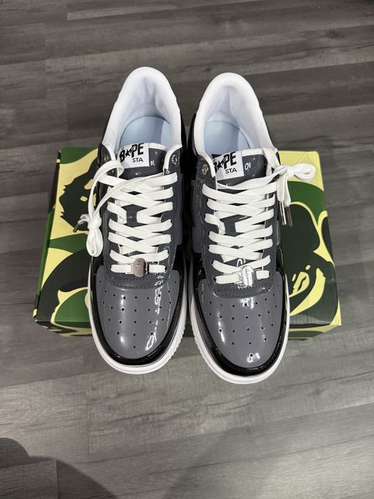 Vand adidași noi bape sta