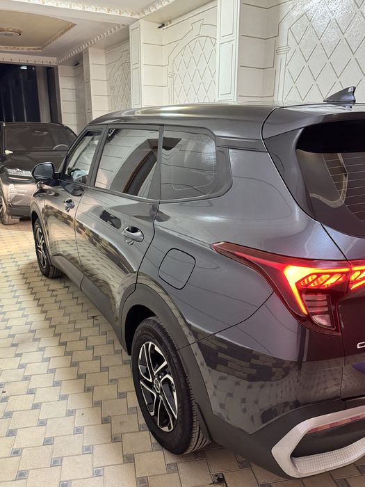 KiA Carens 2-poz sotiladi! Xolati ideal. Kraska tozza