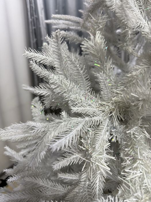 Продам елку искусственную