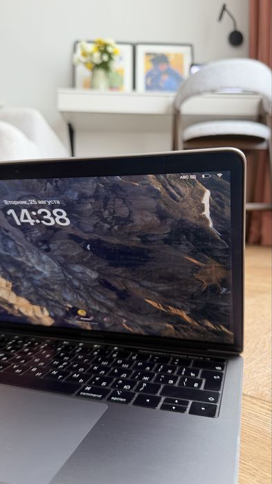 MacBook Pro 13 2019 Touch Bar / ИДЕАЛ / 317 циклов