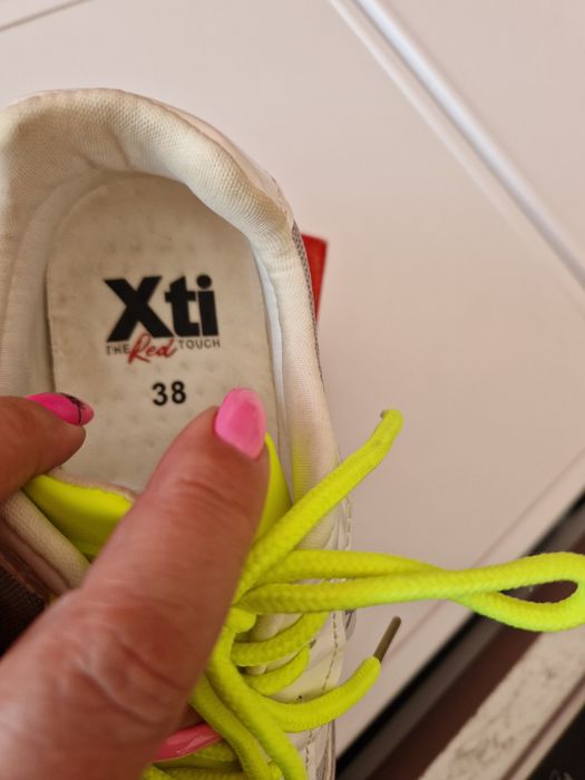 Елегантни сникърси Xti