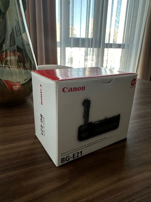 Батарейный блок Canon BG-E21