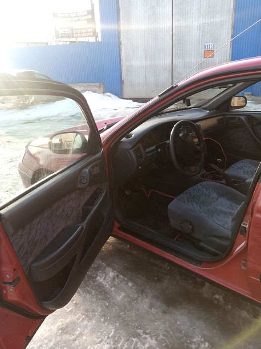 Карина е тойота седан 95 1.8 об