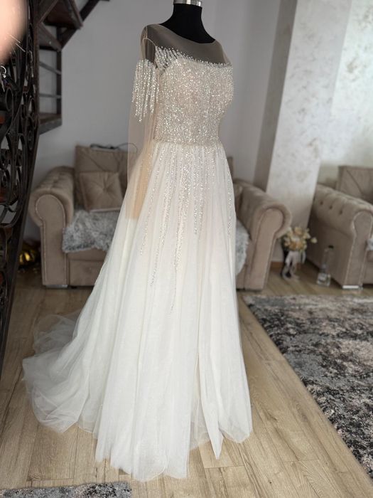 Vand rochie de mireasa ,noua cu eticheta !