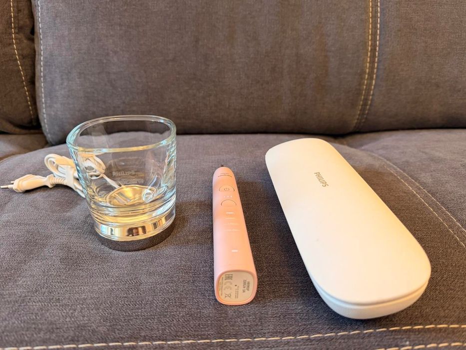 Електрическа четка за зъби PHILIPS Sonicare HX9911/29 - цвят розово.