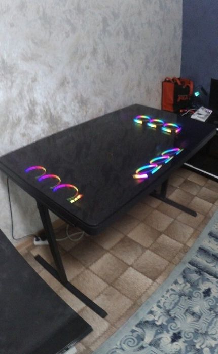 Продается стол корпус