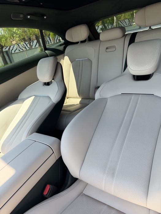 Xiaomi : Mi SU 7 Max  Цвет бомба