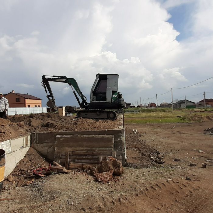 Мини экскаватор.