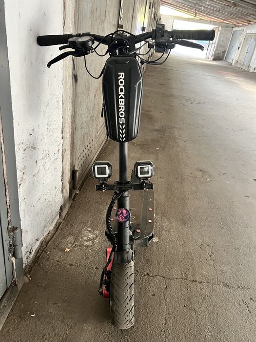 Электроскмокат KUGO G Buster