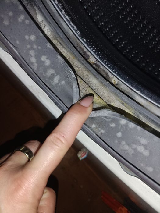 Продаю машинку стиральную