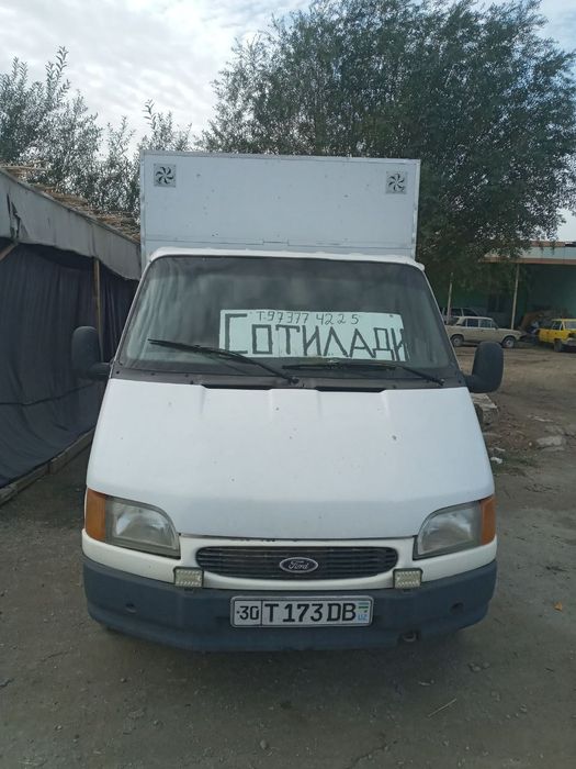 Ford transit sotiladi