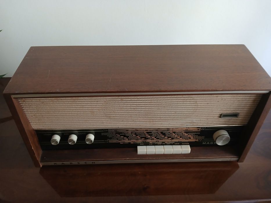 Radio cu lămpi Kapsch Magnat II,1966.