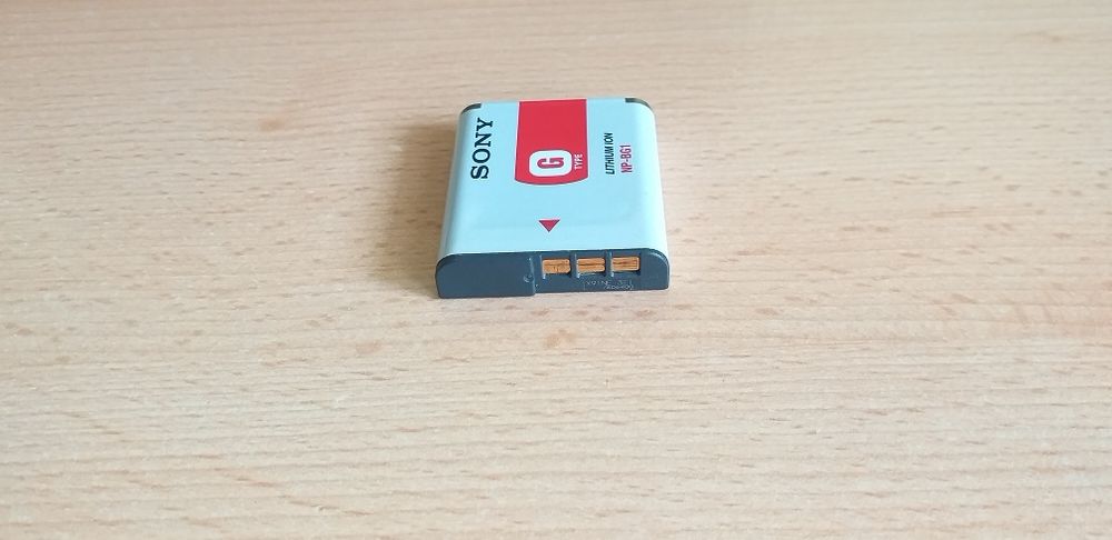 acumulator reîncărcabil litiu-ion Sony NP-BG1 de tip G.