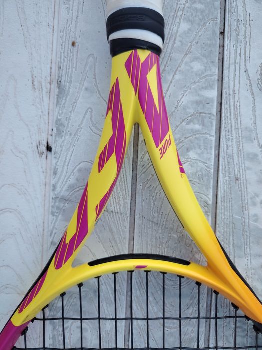 Продавам тенис ракета Babolat Rafa. Перфектна