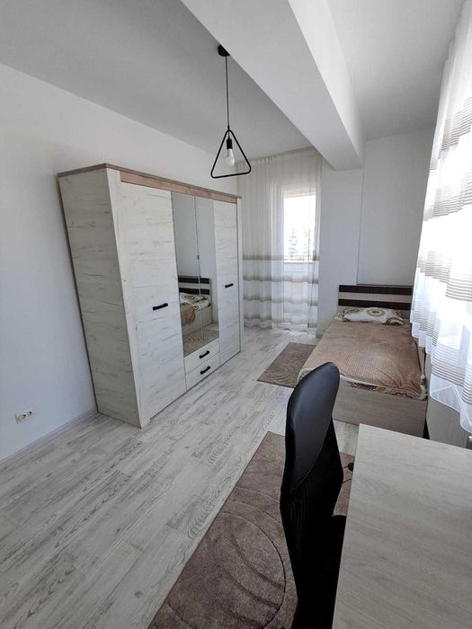 Apartament 3 camere + loc de parcare - de inchiriat