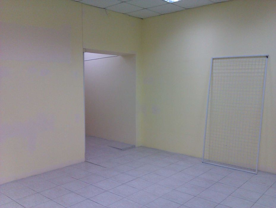 Дава се под наем Магазин в Шумен, Боян Българанов 2 - 52 кв.м за 255 € - Снимка #14