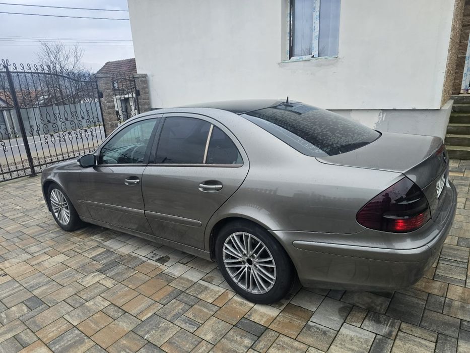 Vând Mercedes e200 clasic w211