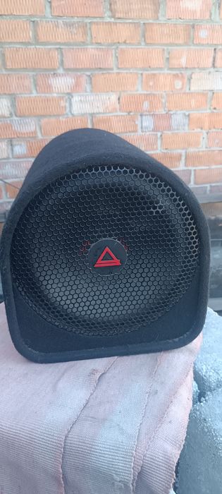 Сабвуфер активный