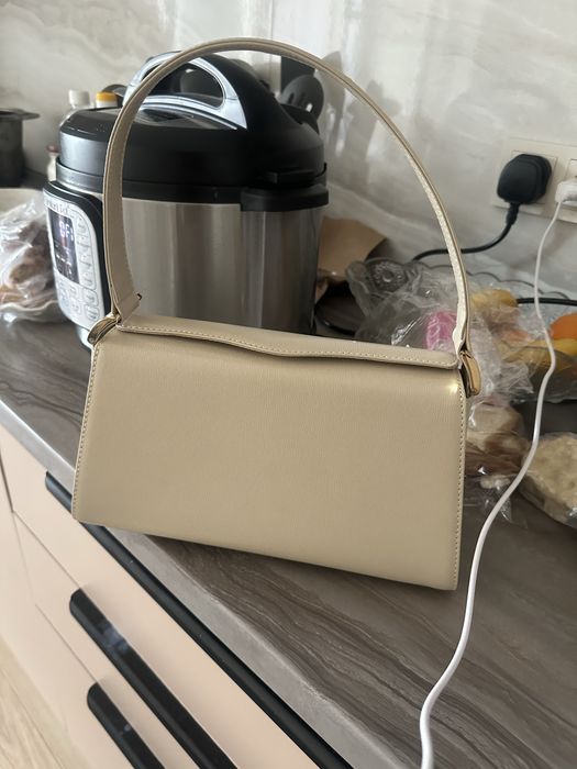 Сумка бежевая кожаная