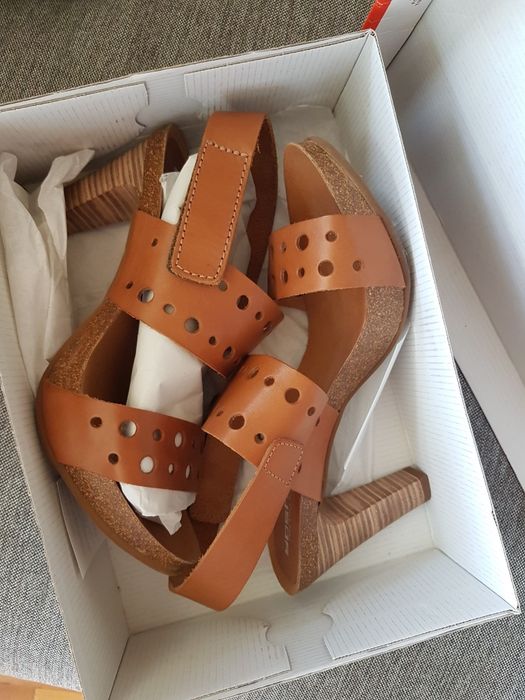 Sandale din piele Yoshino