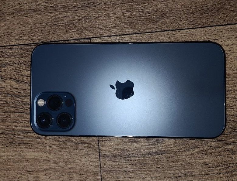 IPhone 12 pro hotira 128 gb blue rang yomkost 83% Region LL/A