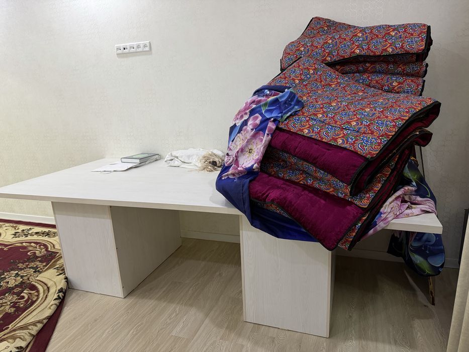 Stol. Usti aloxda olinadi