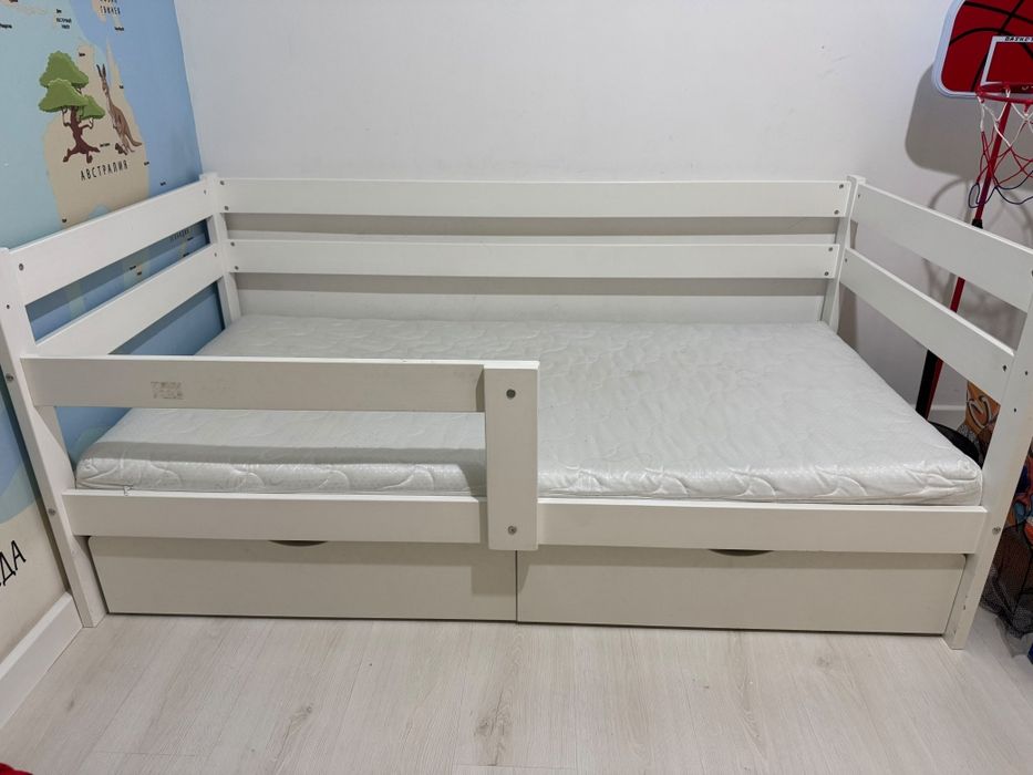 Деткский кровать